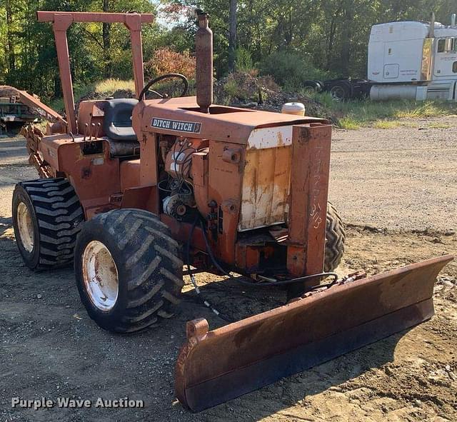 Image of Ditch Witch R40 equipment image 2