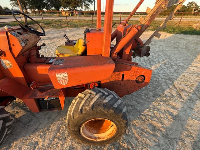 Image of Ditch Witch R40G equipment image 4