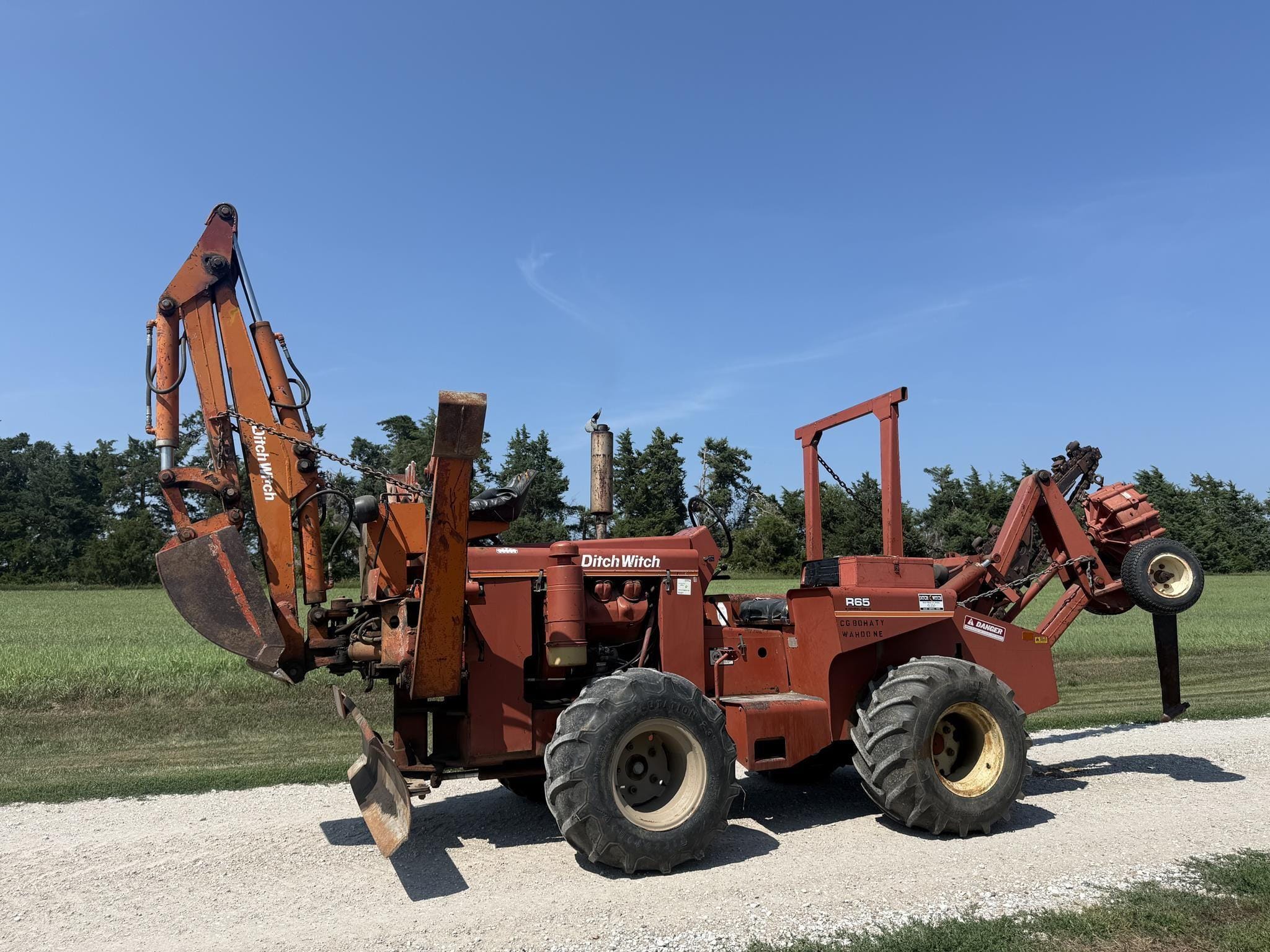 Ditch Witch R65 Equipment Image0