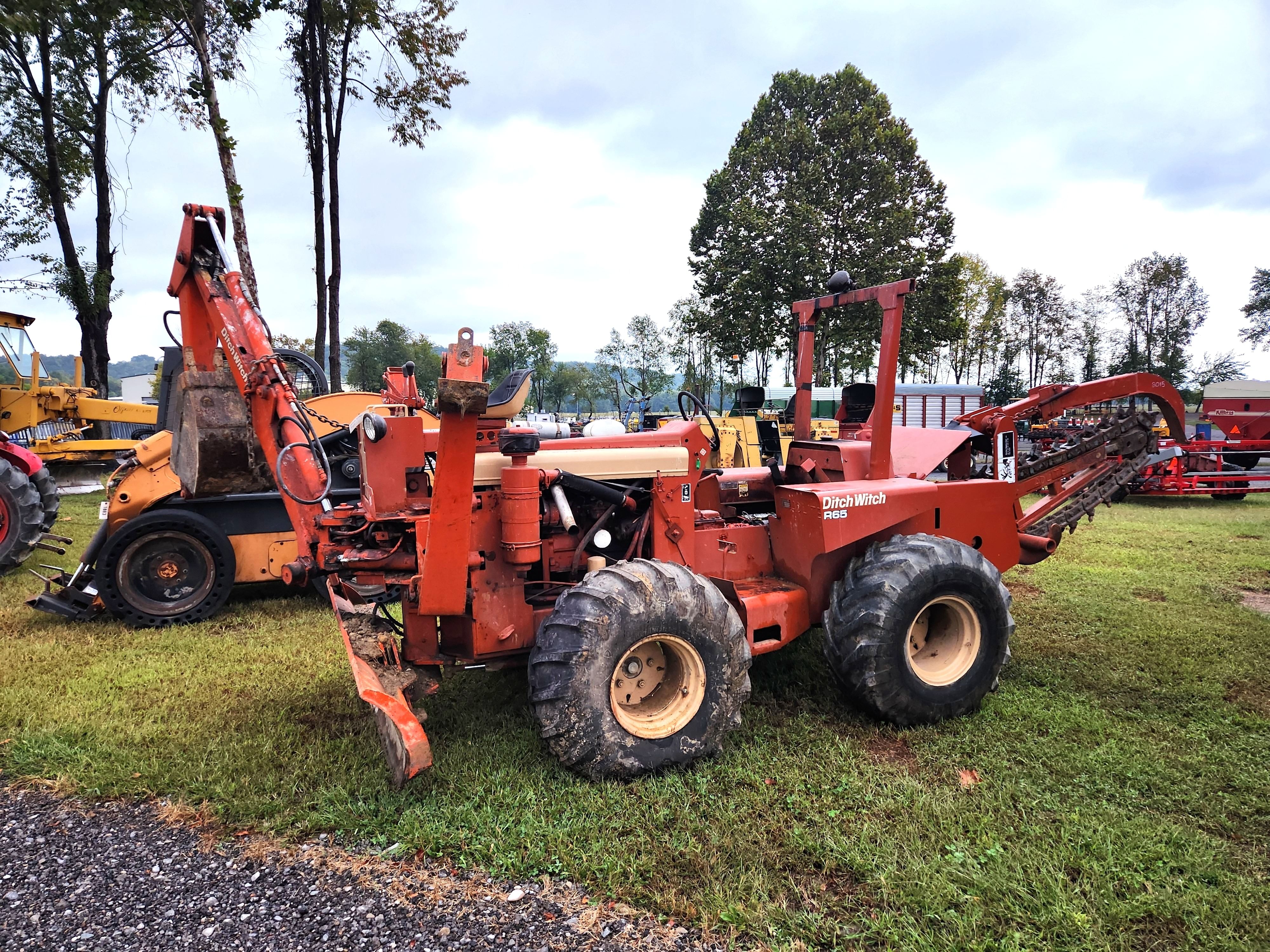Ditch Witch R65 Equipment Image0