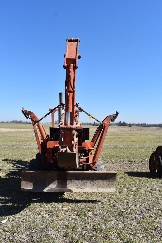 Image of Ditch Witch R65 equipment image 2