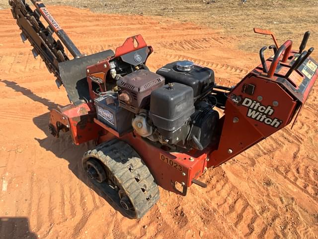 Image of Ditch Witch RT12 equipment image 3