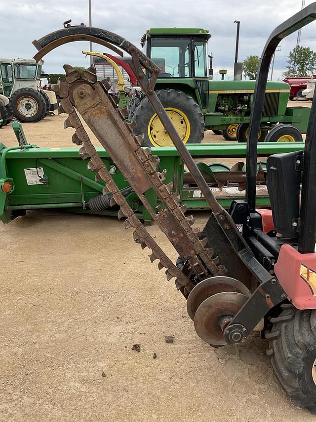 Image of Ditch Witch RT30 equipment image 4