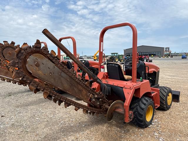 Image of Ditch Witch RT40 equipment image 3
