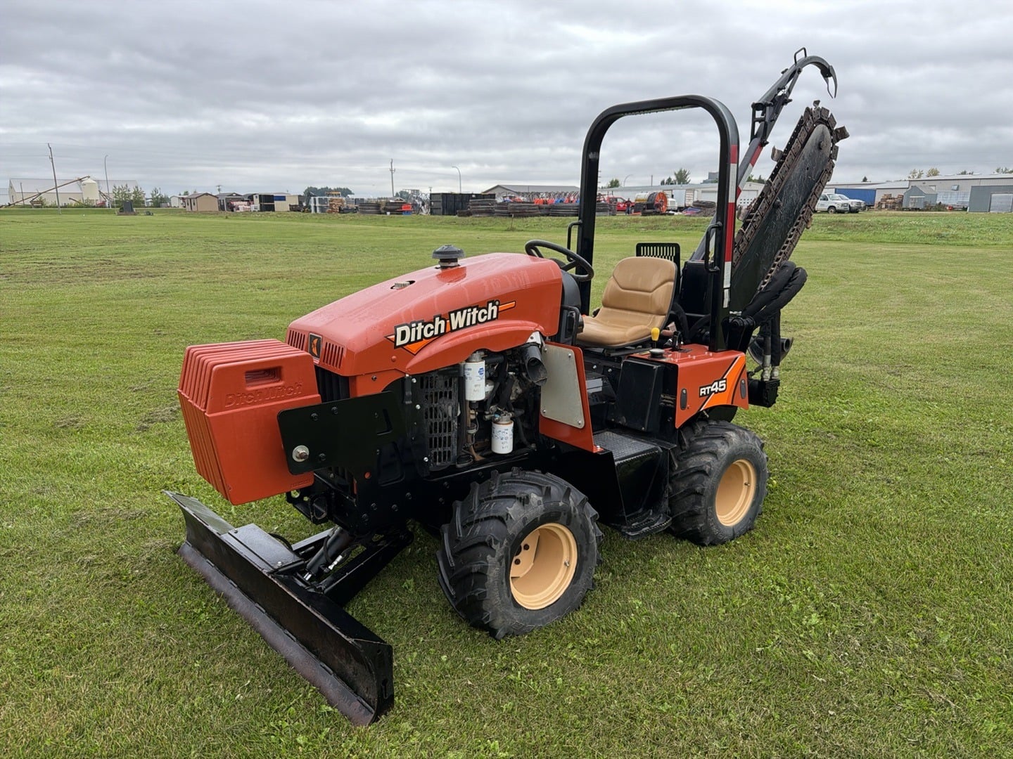 2017 Ditch Witch RT45 Equipment Image0