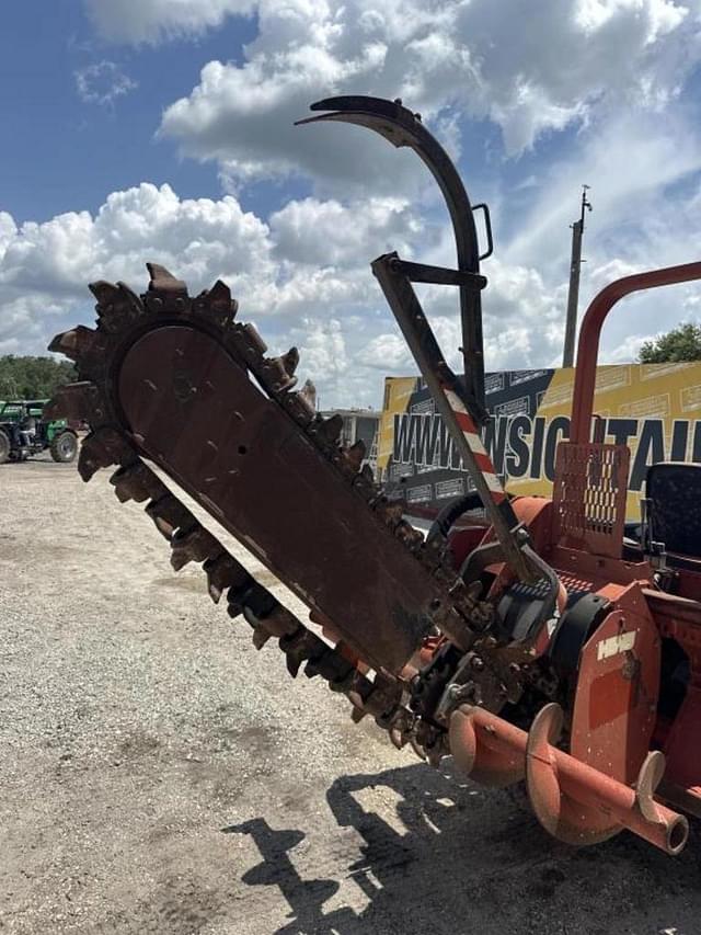 Image of Ditch Witch RT55 equipment image 2
