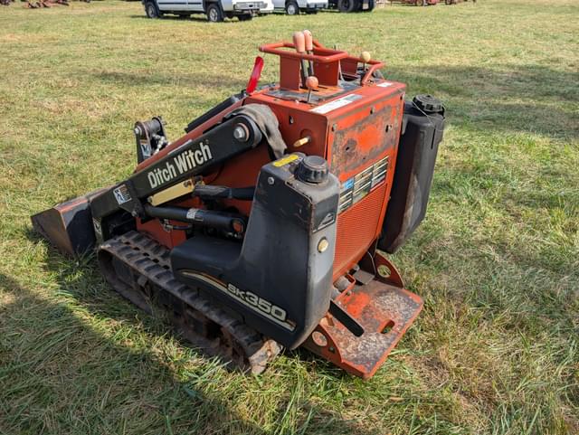 Image of Ditch Witch SK350 equipment image 2