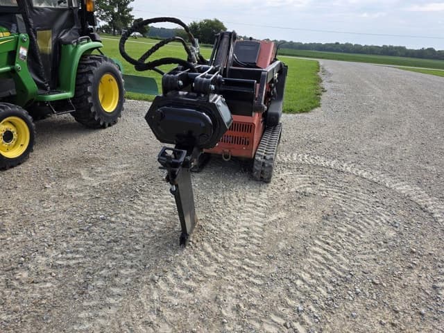 Image of Ditch Witch SK650 equipment image 4
