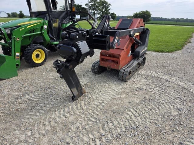 Image of Ditch Witch SK650 equipment image 2