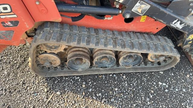 Image of Ditch Witch SK750 equipment image 4