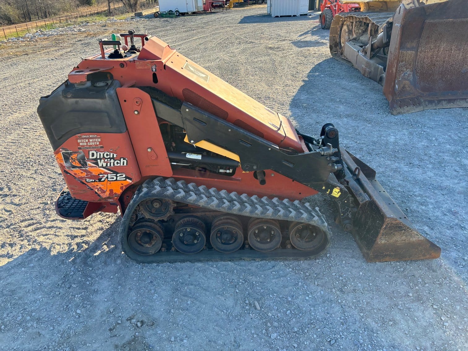 Ditch Witch SK752 Equipment Image0