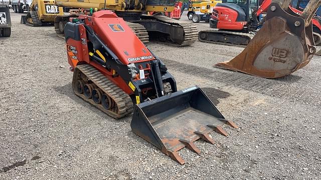 Image of Ditch Witch SK800 equipment image 2