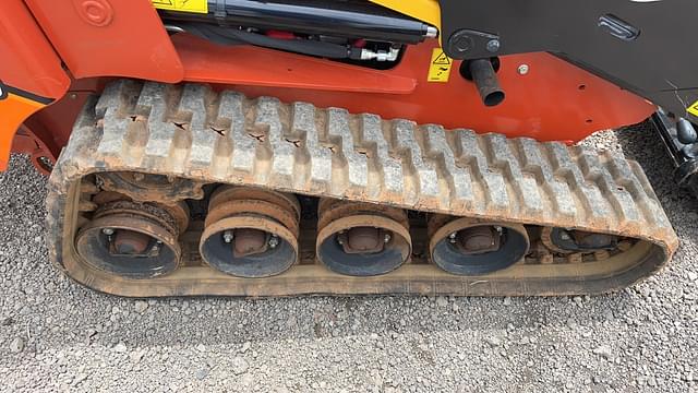 Image of Ditch Witch SK800 equipment image 4