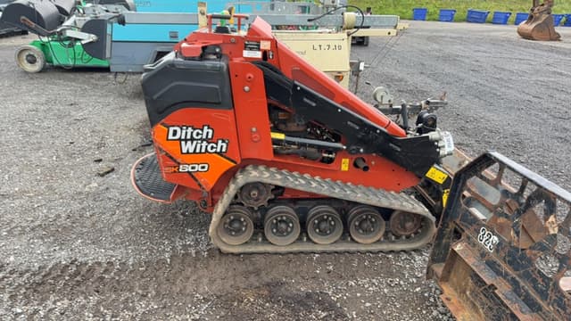Image of Ditch Witch SK800 equipment image 4