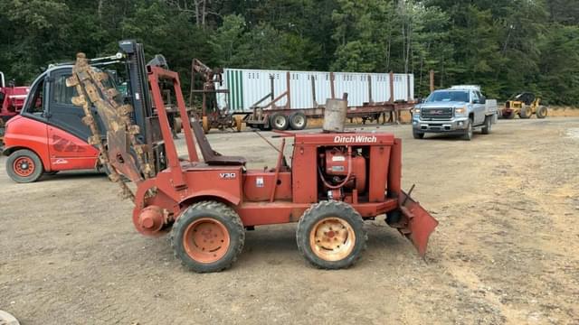 Image of Ditch Witch V30 equipment image 2