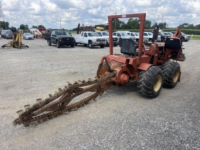 Image of Ditch Witch V30 equipment image 2