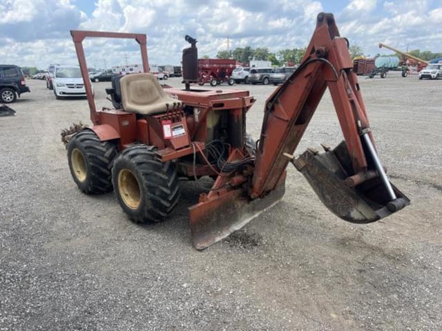 Image of Ditch Witch V30 equipment image 3