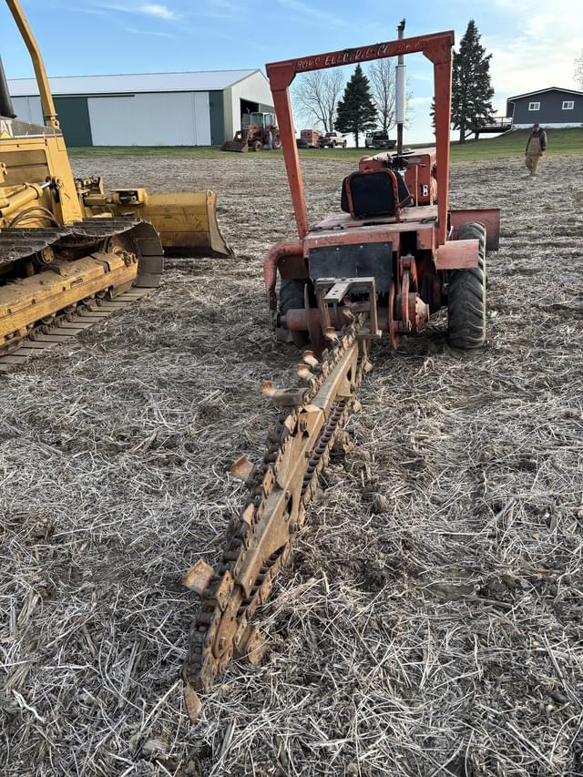 Image of Ditch Witch V30 equipment image 4