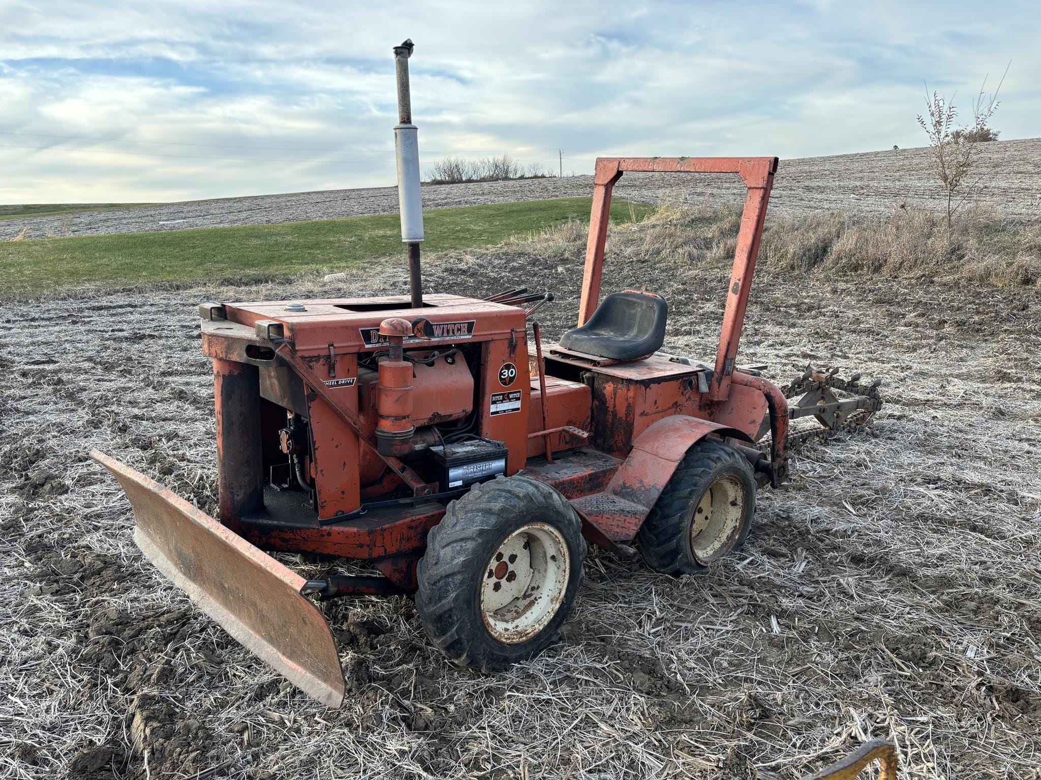 Ditch Witch V30 Equipment Image0