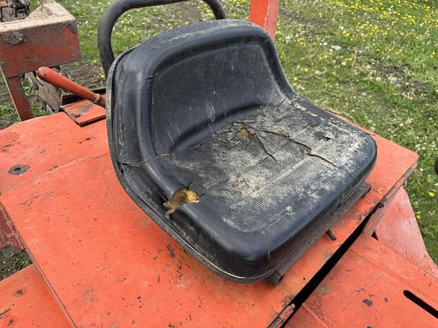Image of Ditch Witch V30 equipment image 3