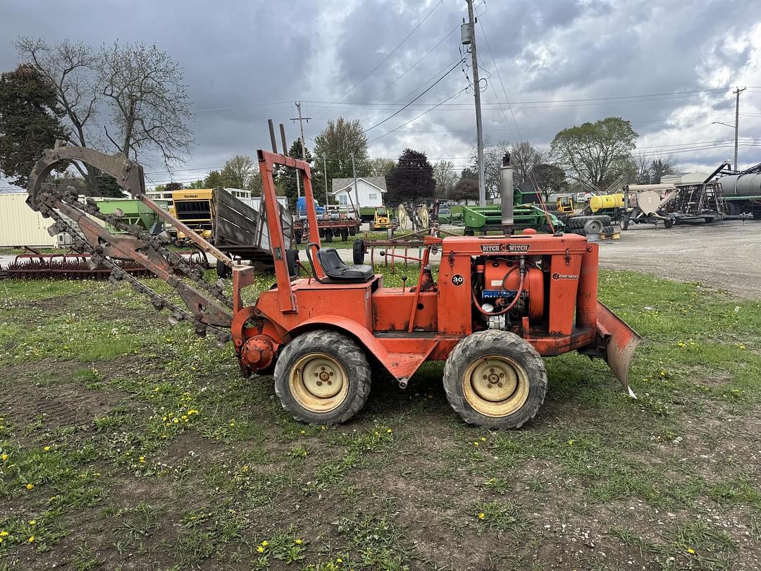 Image of Ditch Witch V30 Primary image