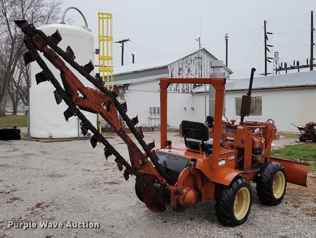 Image of Ditch Witch V30 equipment image 4