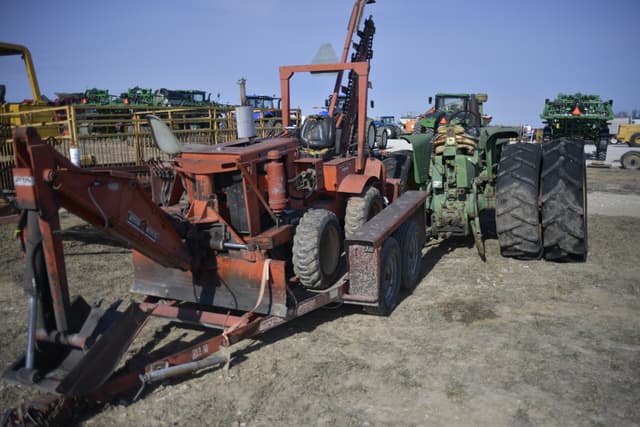 Image of Ditch Witch V30 equipment image 1