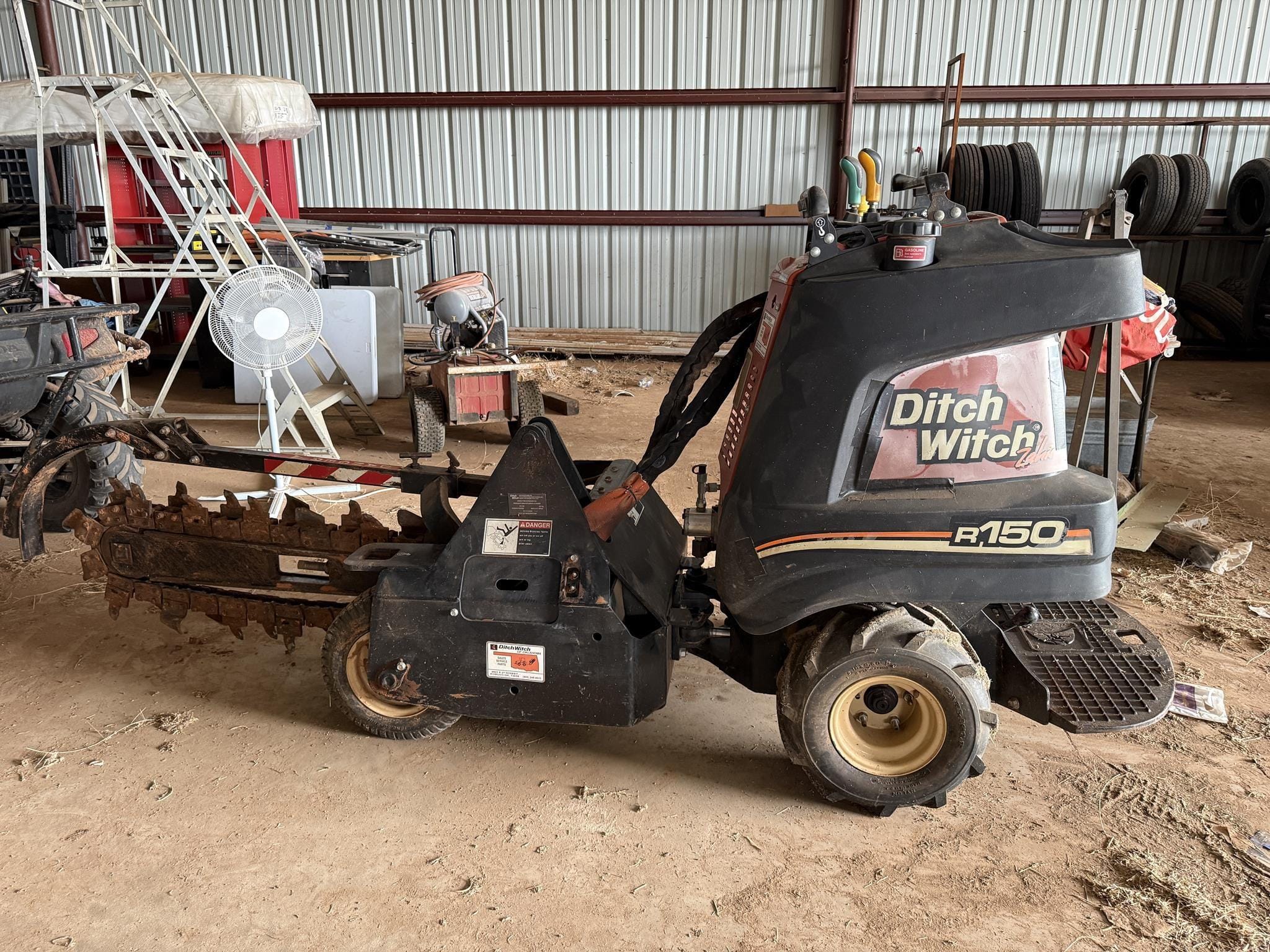 Ditch Witch R150 Equipment Image0