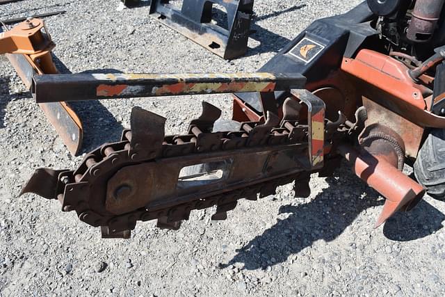 Image of Ditch Witch 1010 equipment image 3