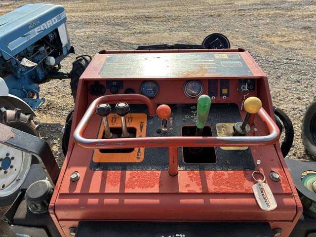 Image of Ditch Witch SK650 equipment image 4