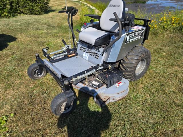 Image of Dixie Chopper LT2700 equipment image 3