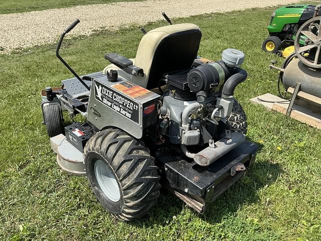 Image of Dixie Chopper LT2400 equipment image 4