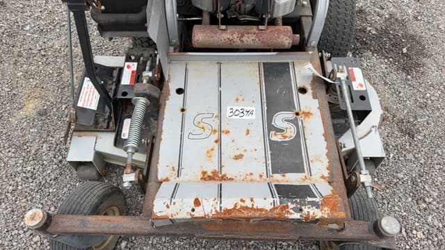 Image of Dixie Chopper RB2700 equipment image 4