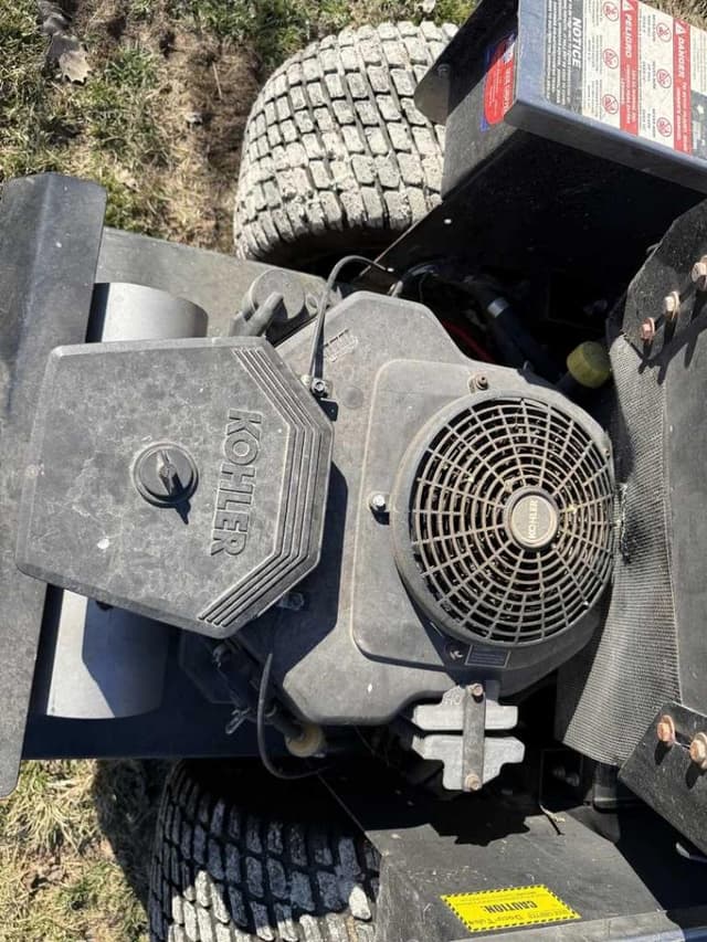 Image of Dixie Chopper Silver Eagle equipment image 2