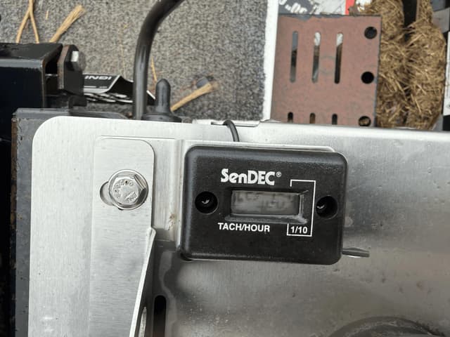 Image of Dixie Chopper XG2703 equipment image 4