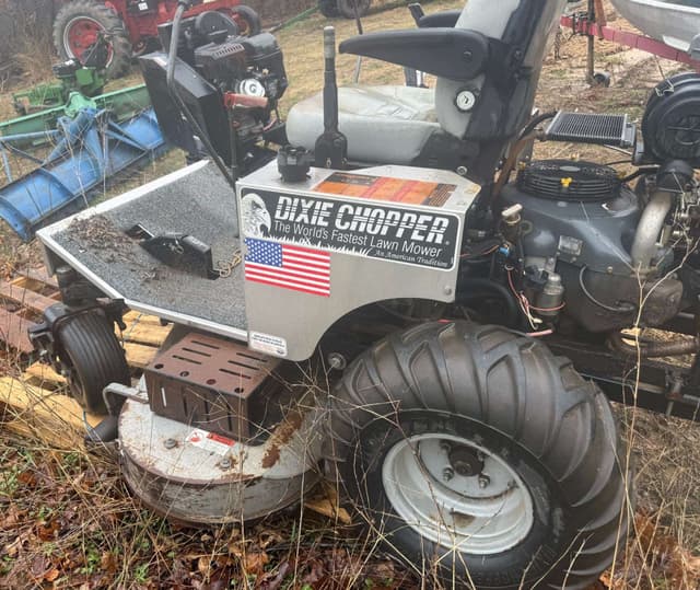 Image of Dixie Chopper XG2703 equipment image 2