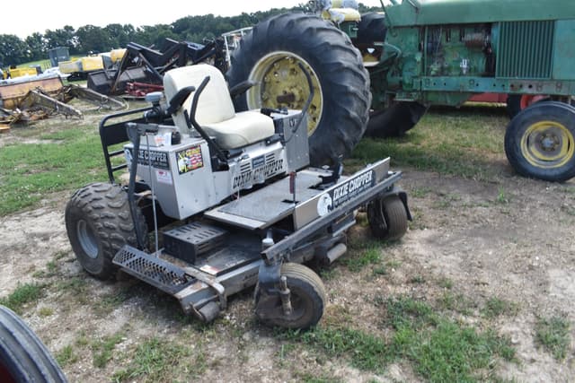Image of Dixie Chopper XT3300 equipment image 2