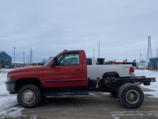 Image of Dodge Ram 3500 equipment image 3