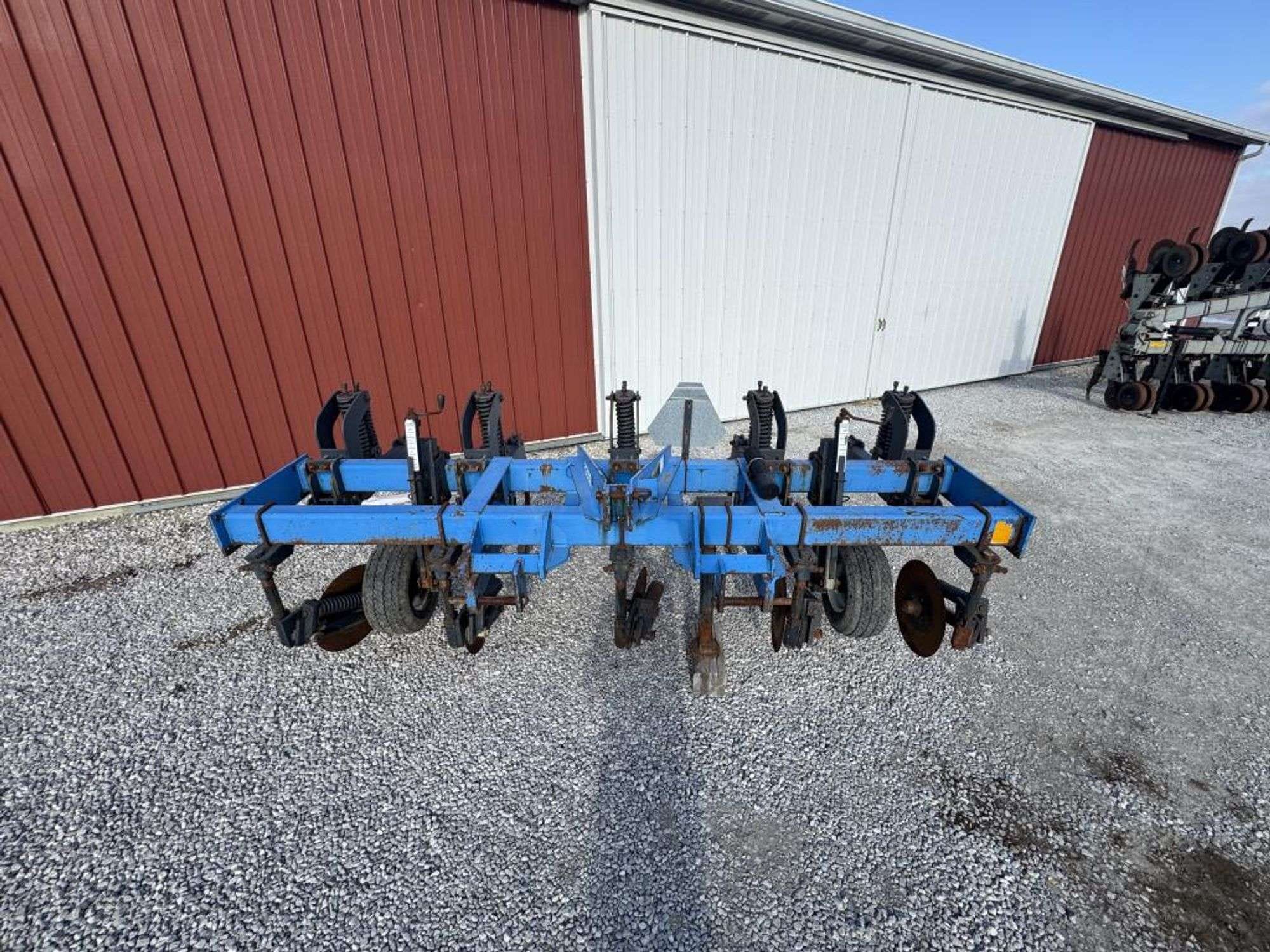 DMI 2500 Equipment Image0