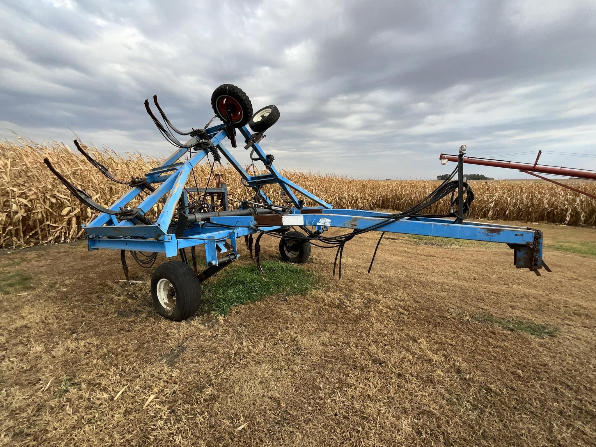 DMI 2500 Equipment Image0