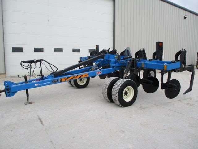 DMI 2500 Equipment Image0