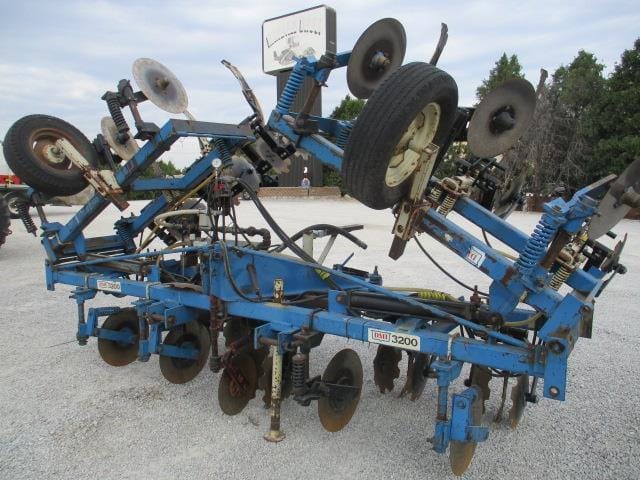 DMI 3200 Equipment Image0