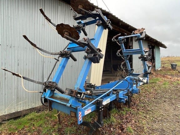 DMI 3200 Equipment Image0