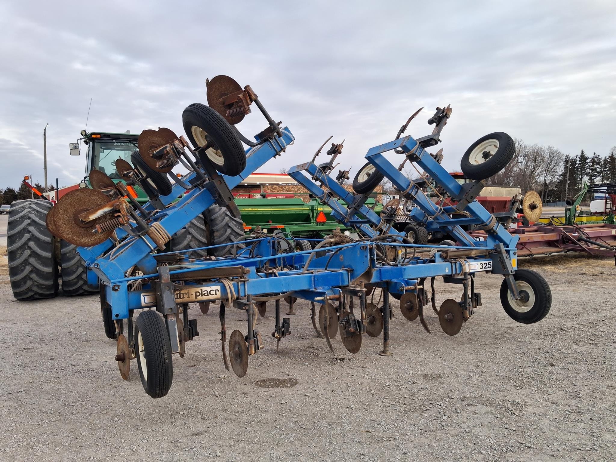 DMI 3250 Equipment Image0