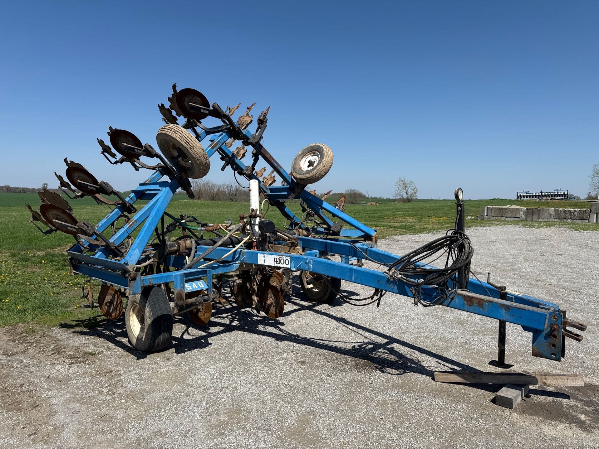 DMI 4100 Equipment Image0