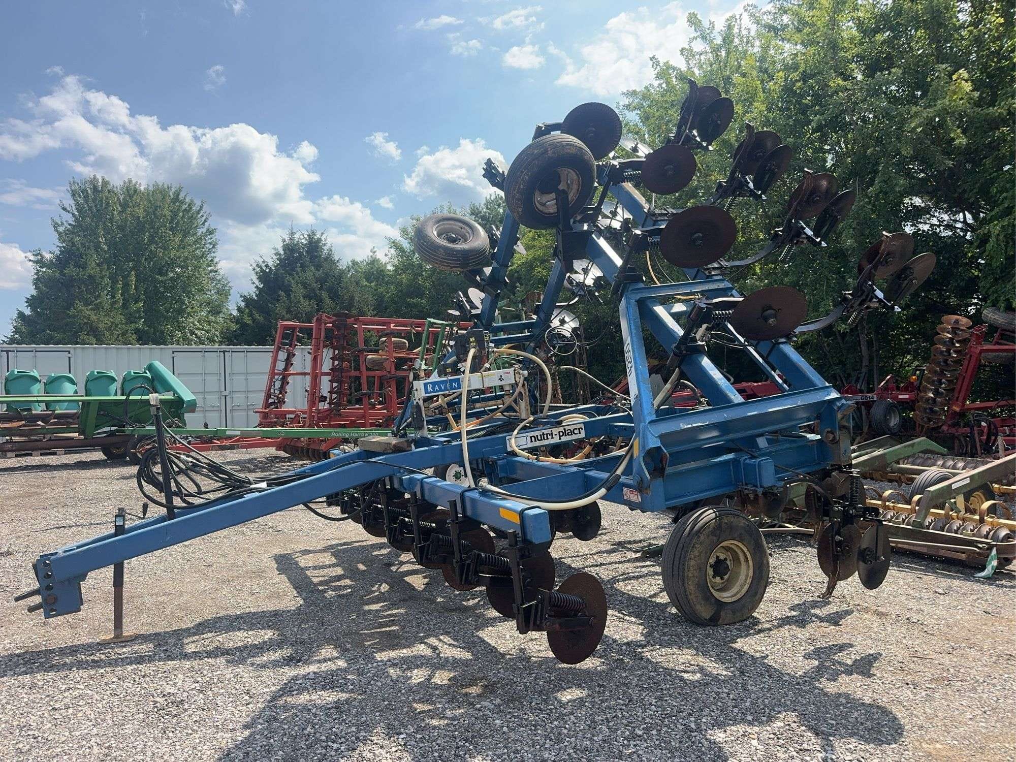 DMI Nutri-Placr 4250 Equipment Image0