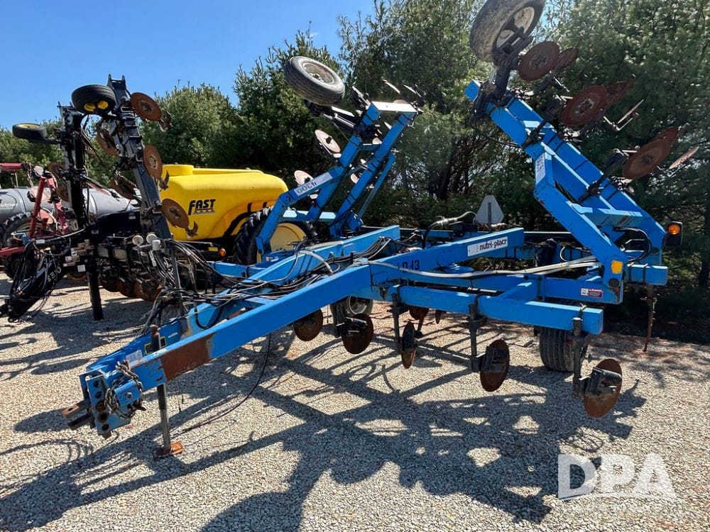 DMI 4300 Equipment Image0