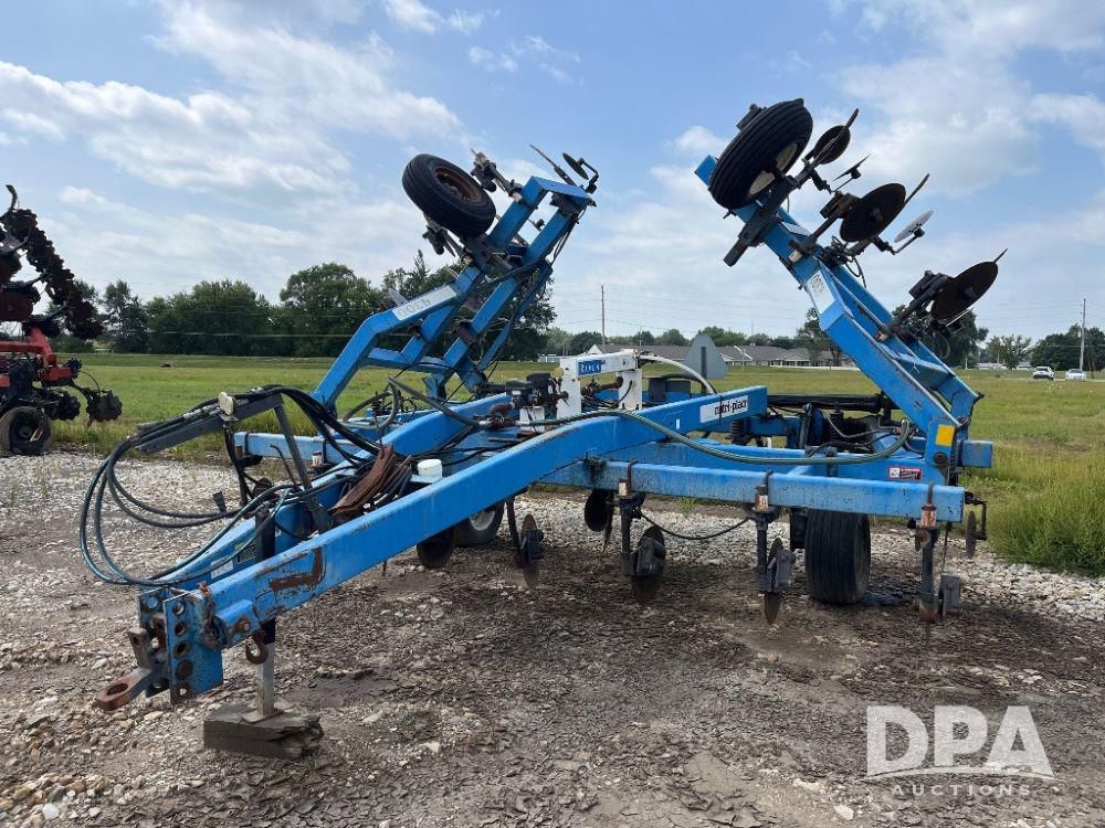 DMI 4300 Equipment Image0