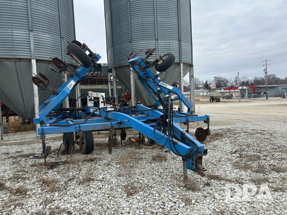 DMI 4300 Equipment Image0