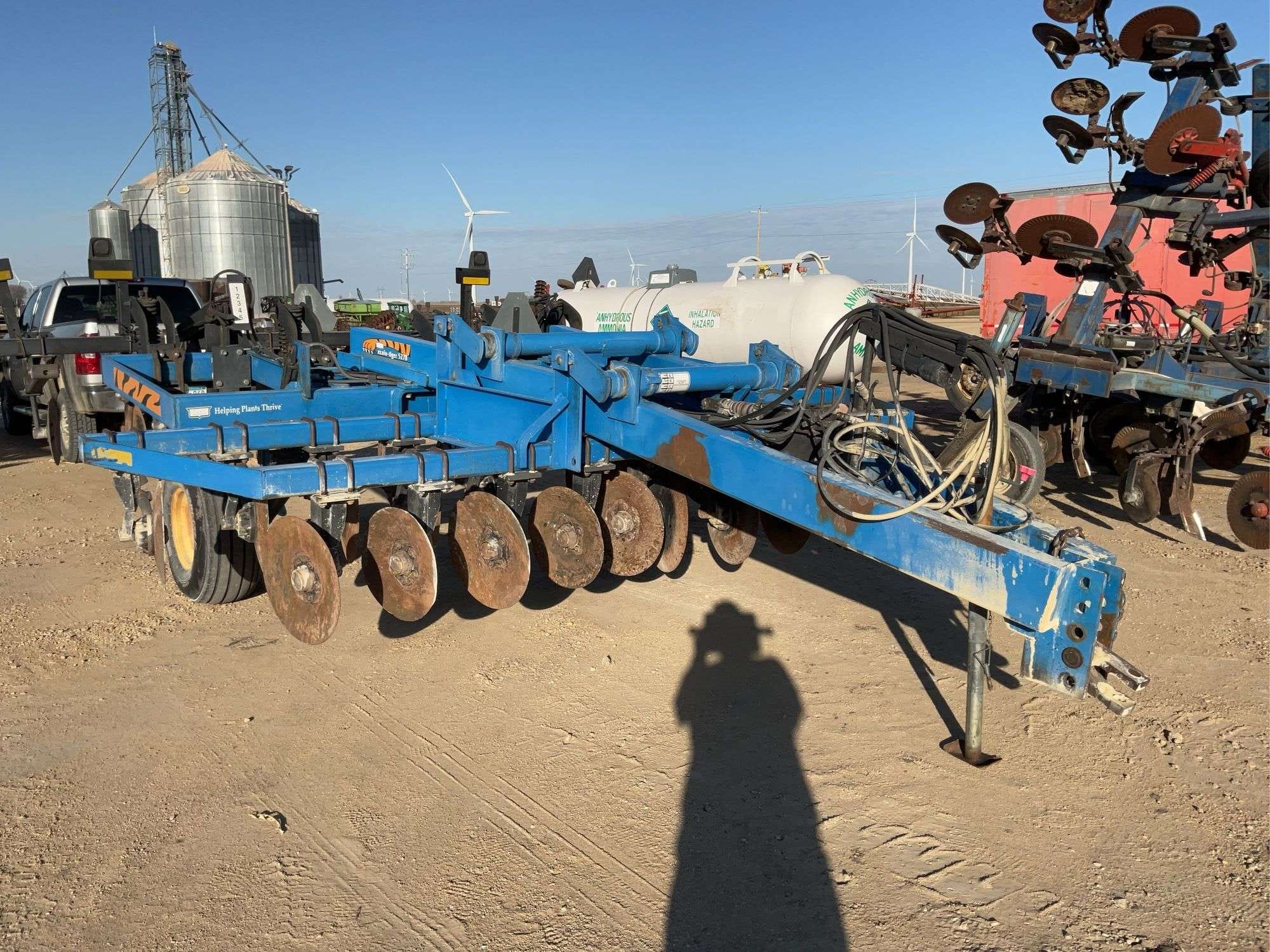 DMI 527 Equipment Image0